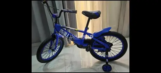 ثلاث دراجات