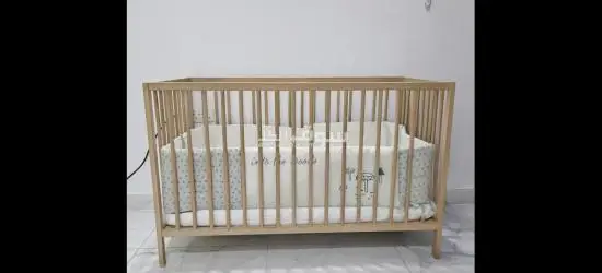 سرير اطفال من ايكيا